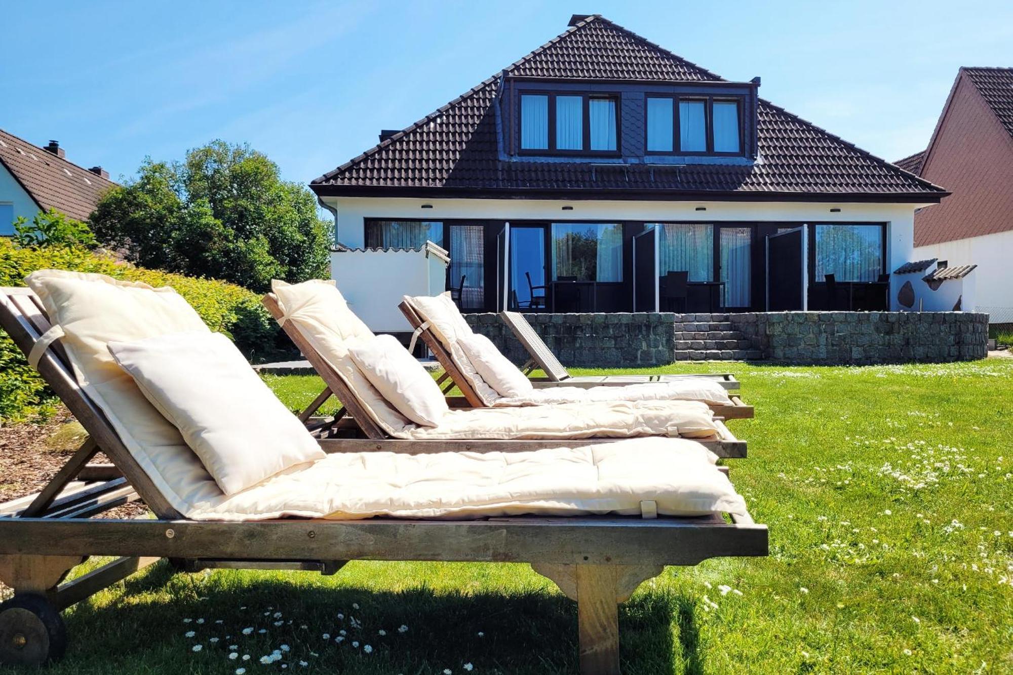 Hochwertige Ferienwohnung Mit Sonnenterrasse & Gartenblick, Nur Wenige Gehminuten Zum Strand Scharbeutz Εξωτερικό φωτογραφία