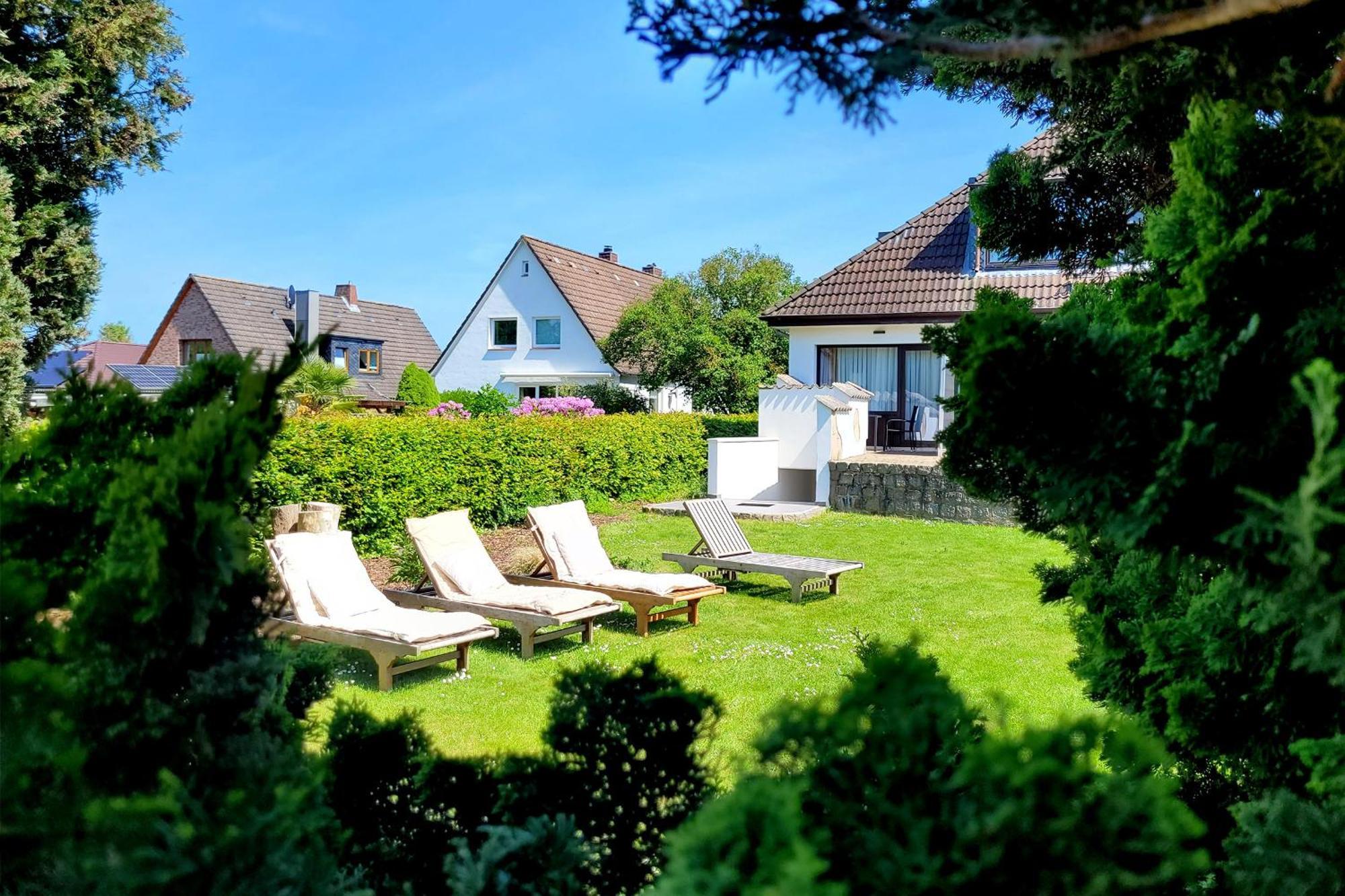 Hochwertige Ferienwohnung Mit Sonnenterrasse & Gartenblick, Nur Wenige Gehminuten Zum Strand Scharbeutz Εξωτερικό φωτογραφία
